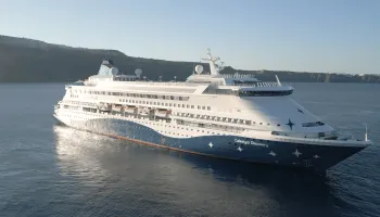 navire celestyal discovery en mer