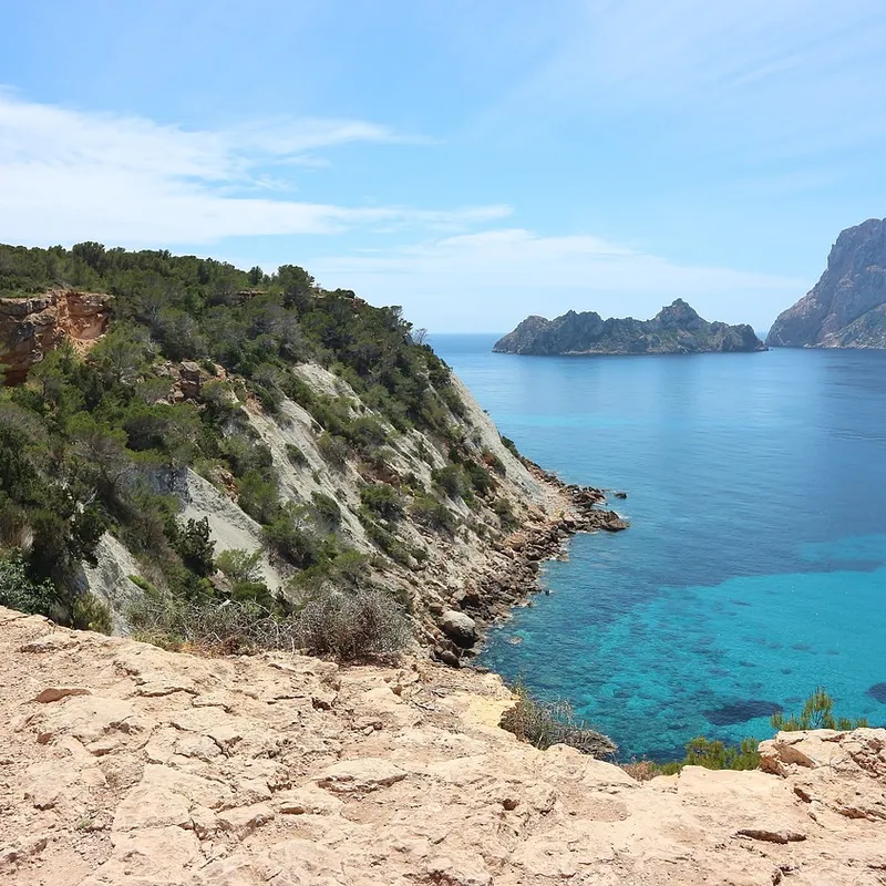 41.6 n, 004.1 e balearic sea