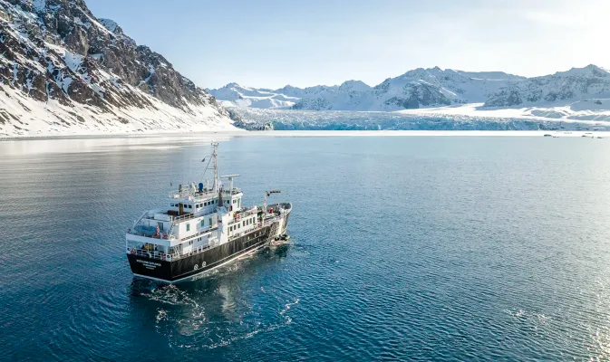 navire le grand explorer de grands espaces